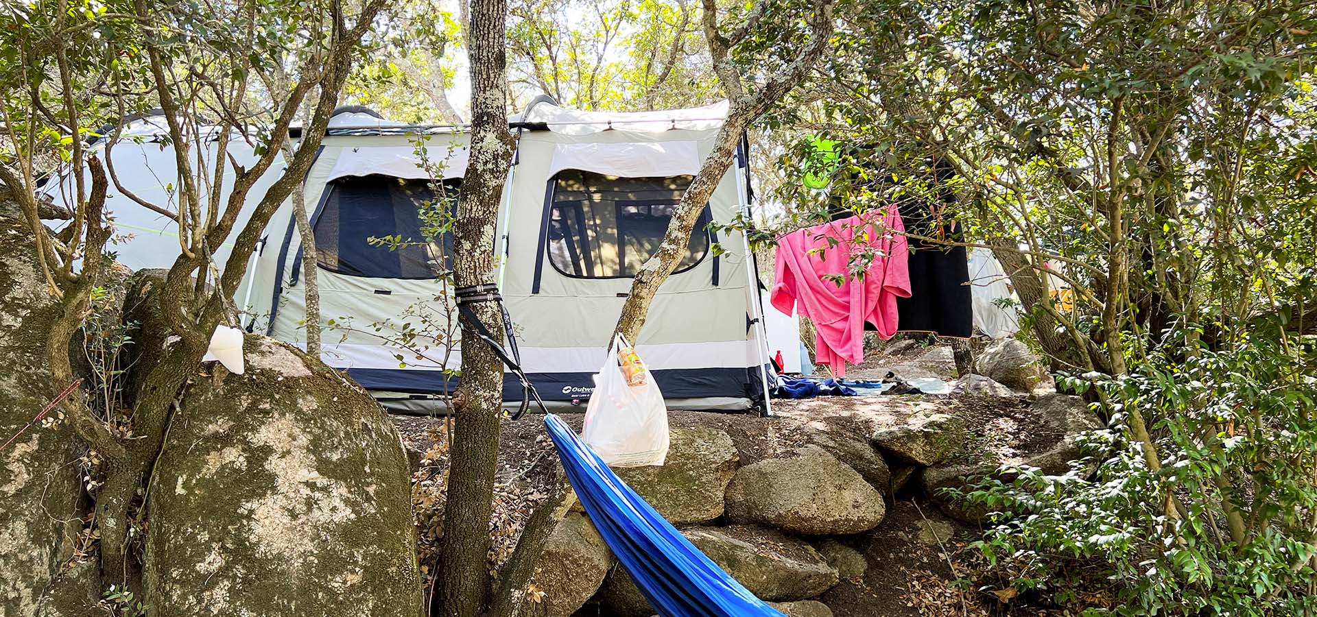 Camping kevano emplacements tente hamac